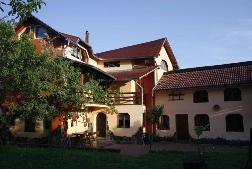Arts And Crafts Guesthouse Baia-Sprie Luaran gambar